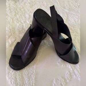 GENTLY WORN COS BLACK LEATHER CHUNKY HEEL SANDALS SZ 9, ORIG $150